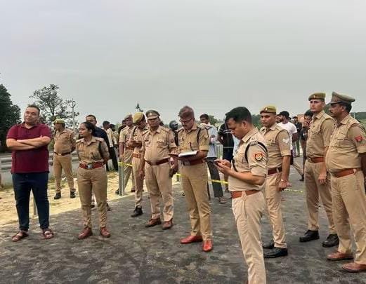 मोहनपुरा हाईवे पर भीषण हादसा, पिकअप-ट्रक की टक्कर में तीन की मौत, 20 से अधिक घायल मोहनपुरा हाईवे पर भीषण हादसा, पिकअप-ट्रक की टक्कर में तीन की मौत, 20 से अधिक घायल