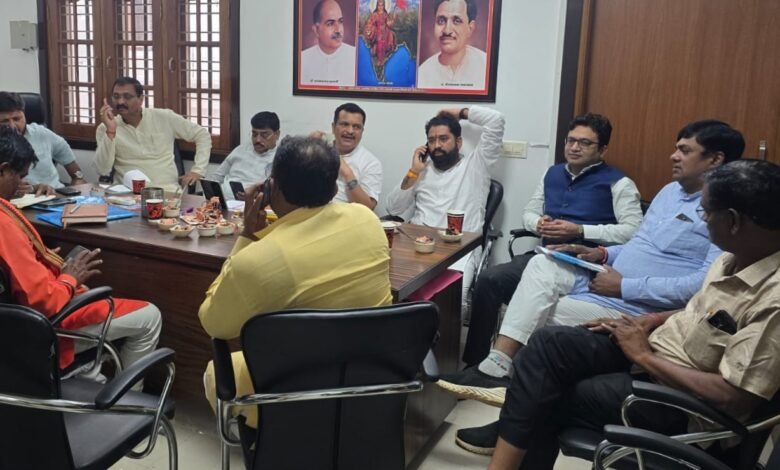 रायपुर में भाजपा ओबीसी मोर्चा रायपुर संभाग की आवश्यक बैठक संपन्न….प्रबुद्ध जन सम्मेलन की तैयारियों को लेकर बनी रणनीति, संगठनात्मक जिम्मेदारियां तय रायपुर में भाजपा ओबीसी मोर्चा रायपुर संभाग की आवश्यक बैठक संपन्न….प्रबुद्ध जन सम्मेलन की तैयारियों को लेकर बनी रणनीति, संगठनात्मक जिम्मेदारियां तय