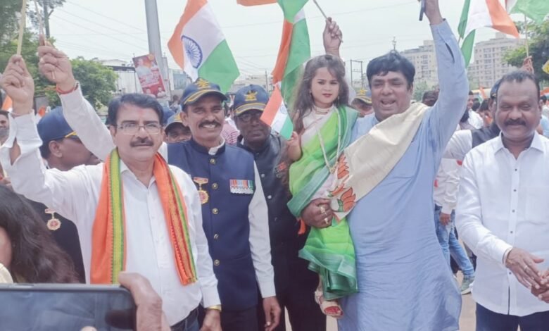 तिरंगे के साथ निकली भव्य यात्रा, जयघोष से गूंजा भिलाई युवाओं ने निकाली तिरंगा यात्रा, दिखा देशभक्ति का जज्बा