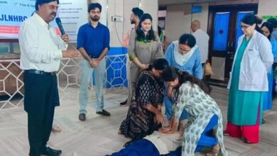 एक सही कदम बचा सकता है जिंदगी, जेएलएन अस्पताल में सीपीसीआर की ट्रेनिंग