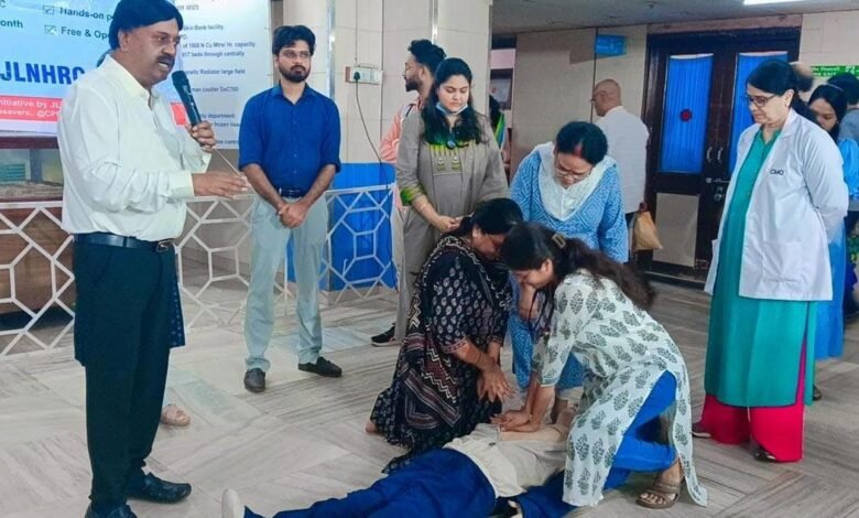 एक सही कदम बचा सकता है जिंदगी, जेएलएन अस्पताल में सीपीसीआर की ट्रेनिंग एक सही कदम बचा सकता है जिंदगी, जेएलएन अस्पताल में सीपीसीआर की ट्रेनिंग