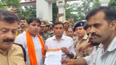 कासगंज:सवर्ण आयोग के गठन की मांग को लेकर सवर्ण समाज ने सौंपा ज्ञापन