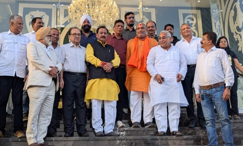 अर्थ होटल इंटरनेशनल का भव्य शुभारंभ, सांसद विजय बघेल ने दी शुभकामनाएं अर्थ होटल इंटरनेशनल का भव्य शुभारंभ, सांसद विजय बघेल ने दी शुभकामनाएं