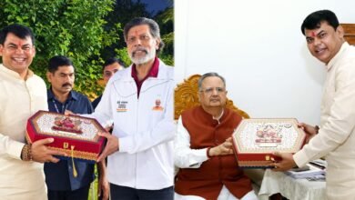 माता रानी के आगमन पर दया सिंह ने डॉ. रमन सिंह और किरण देव सिंह को दिया आमंत्रण माता रानी के आगमन पर दया सिंह ने डॉ. रमन सिंह और किरण देव सिंह को दिया आमंत्रण