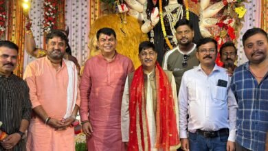 खुर्सीपार दुर्गा पंडाल पहुंचे डीजीपी अरुणदेव गौतम, सपरिवार किए माता रानी के दर्शन