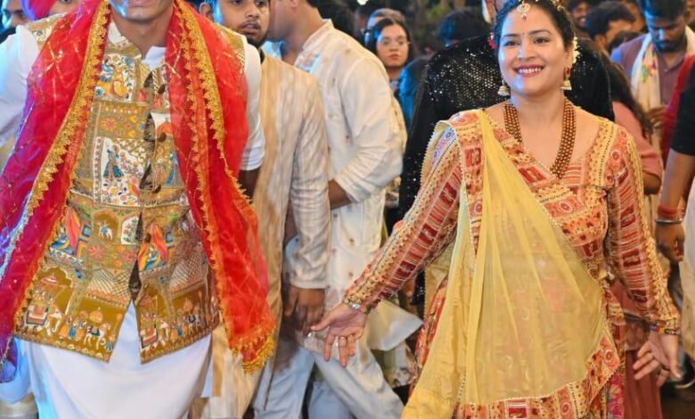 सहपरिवार माता रानी के हवन-पूजन में शामिल हुए विधायक देवेंद्र यादव, सहपरिवार माता रानी के हवन-पूजन में शामिल हुए विधायक देवेंद्र यादव,