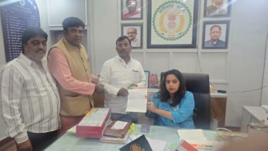 सुपेला गदा चौक से शराब दुकान हटाने की मांग तेज, जनहित संघर्ष समिति ने सौंपा ज्ञापन